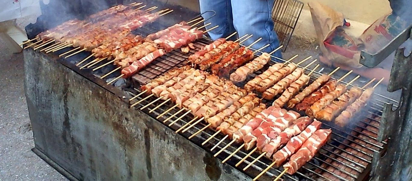 Δείτε πότε «πέφτει» φέτος η Τσικνοπέμπτη
